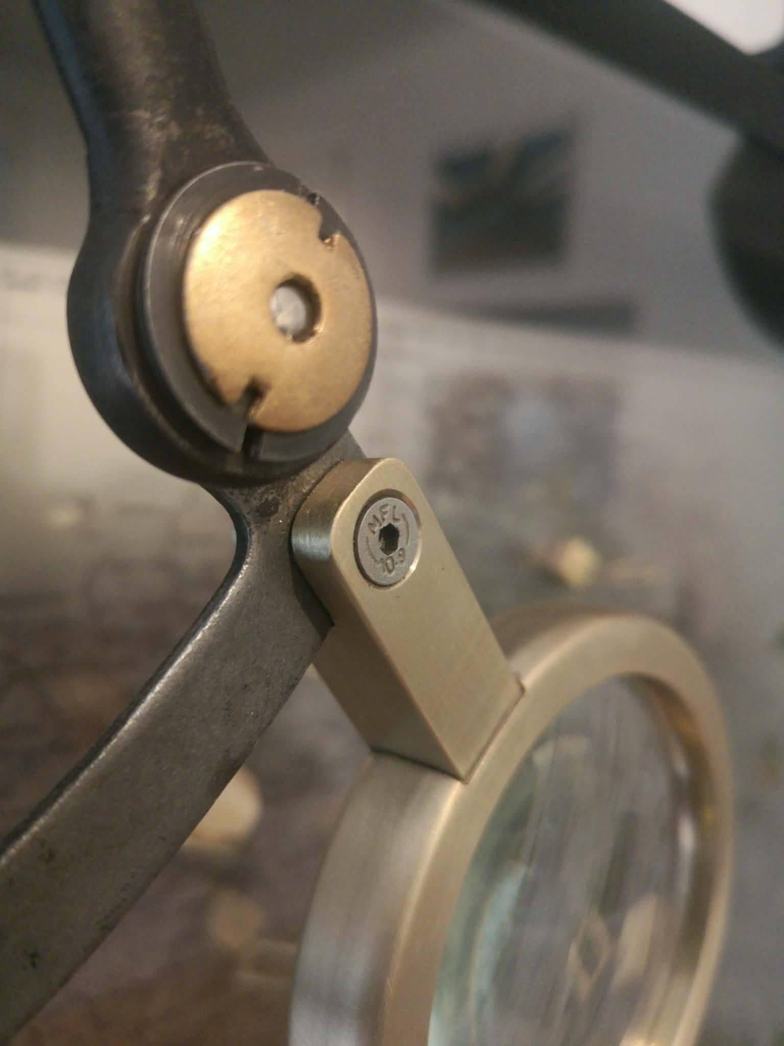 Detail zpracování mosazi a litiny