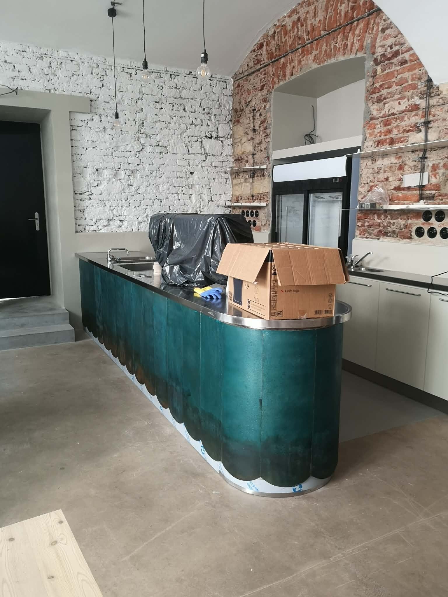 Interiérový design s prvky patinované mědi