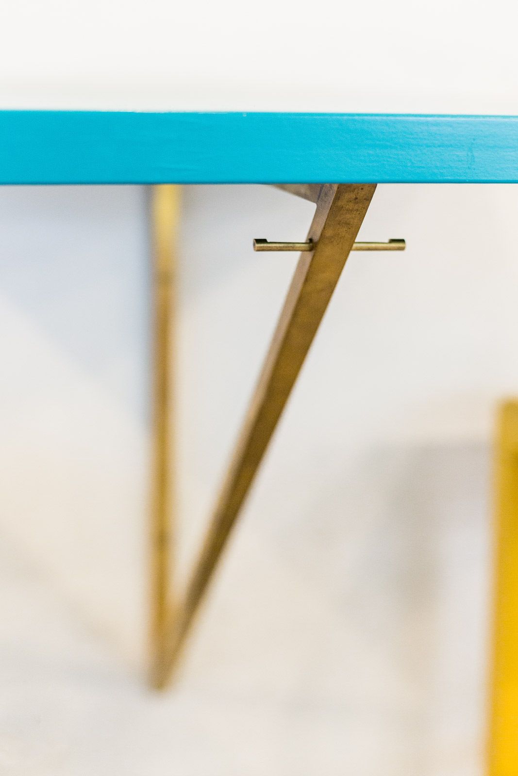 Mosazná konzole Praha